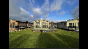 Charming 2-Bed Lodge in Pwllheli North Wales